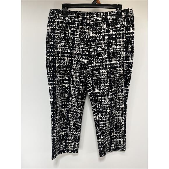 Apt. 9 Women's/Misses Size 8 Black And White Checkered Pattern Crop Pants - Picture 1 of 5